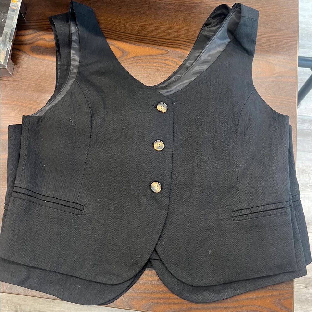 Deluc Black Button Down Vest